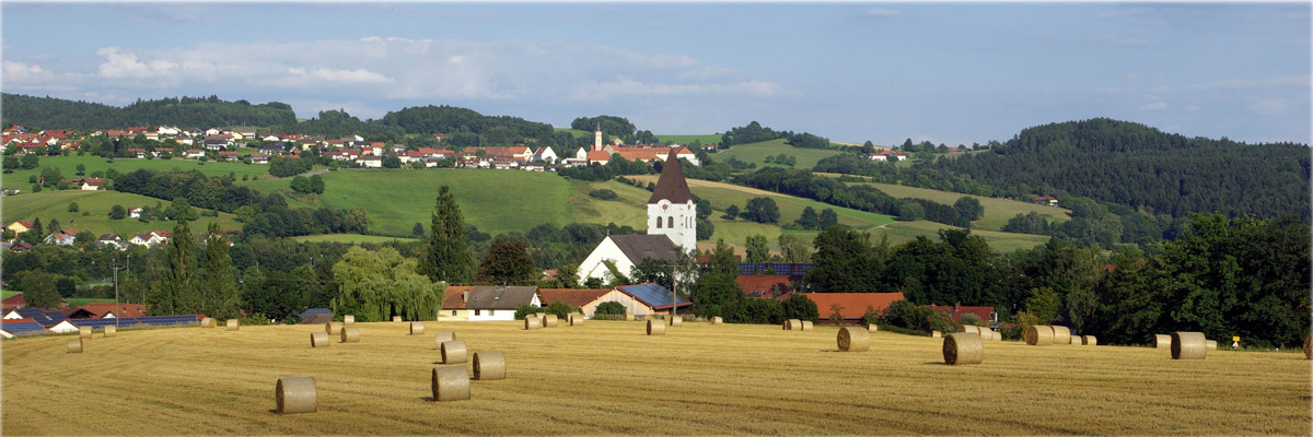 Header Hunderdorf 022 (Strohballen Kirche)